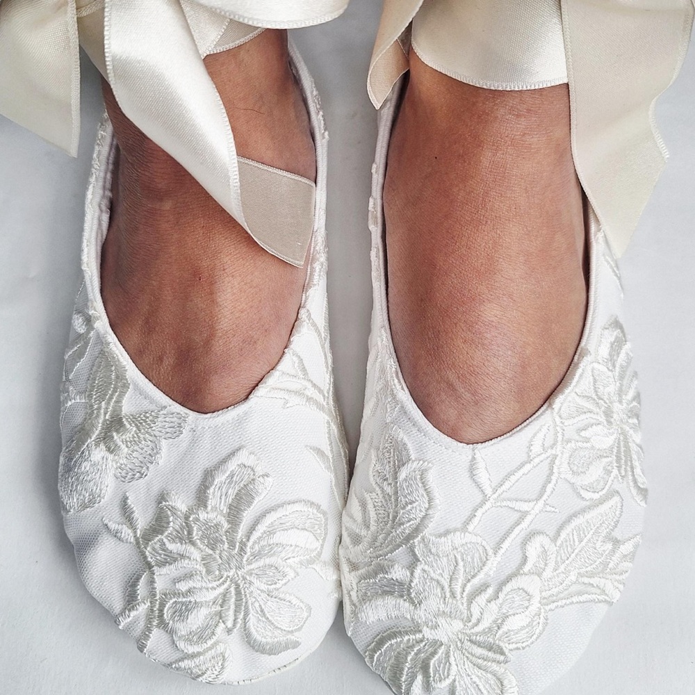 Elegant White Embroidered Ballet Flats